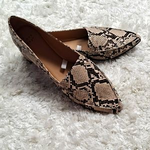 NIP! A New Day Taupe Snakeskin Flats 10